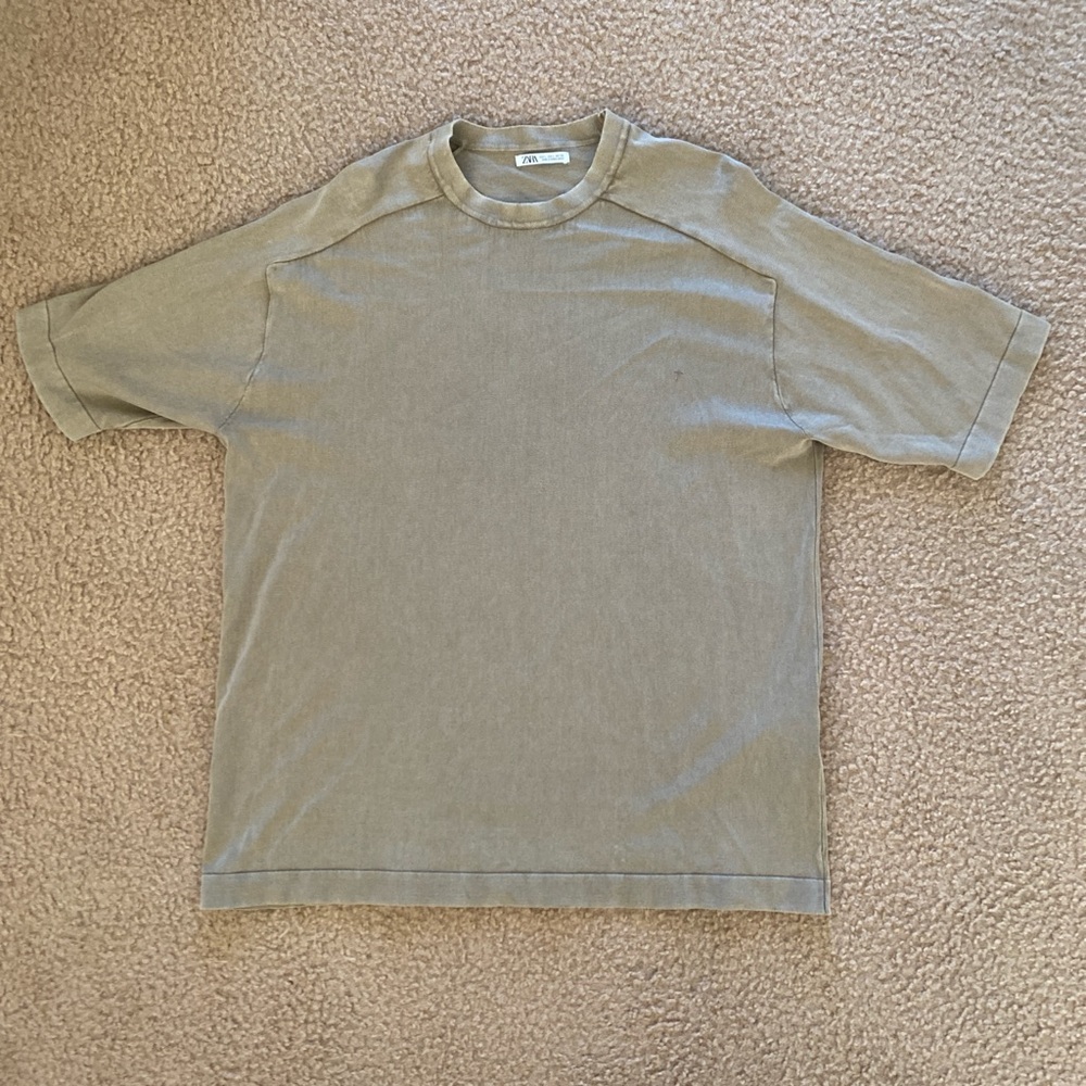 tan t shirt